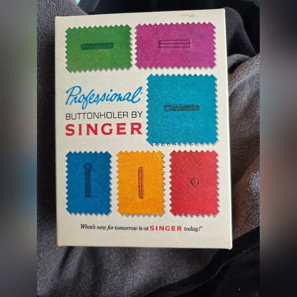 SINGER | Professional Buttonholer Sewing Machine Attachment - Picture 2 of 4